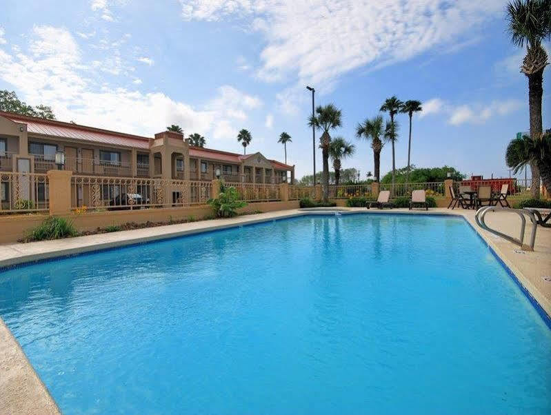 Americas Best Value Inn Kingsville Extérieur photo